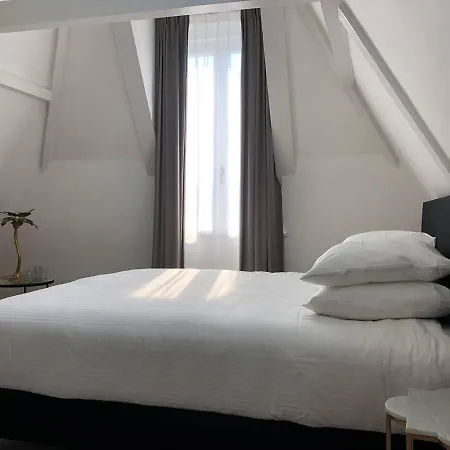 Alojamento de Acomodação e Pequeno-almoço Luxe Suites Roses
