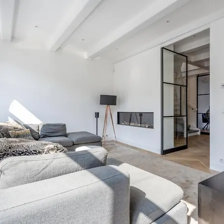 Luxe Suites Roses Alojamento de Acomodação e Pequeno-almoço 2*