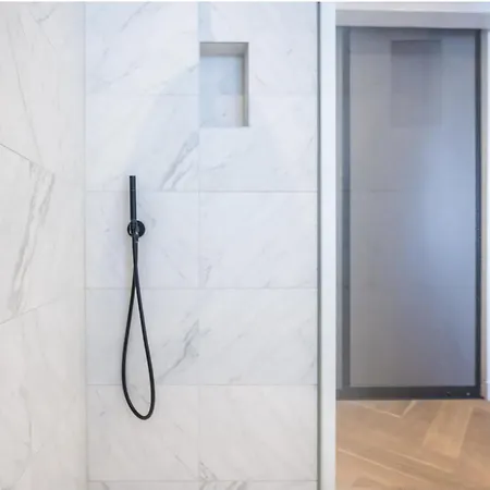 Luxe Suites Roses Alojamento de Acomodação e Pequeno-almoço 2*