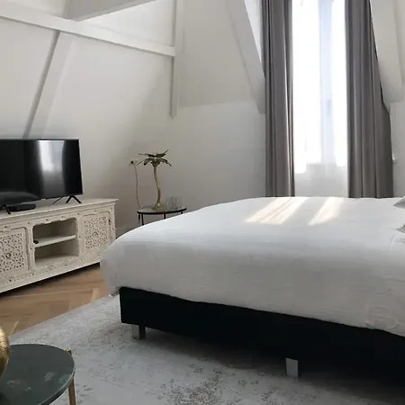 Luxe Suites Roses Ámsterdam