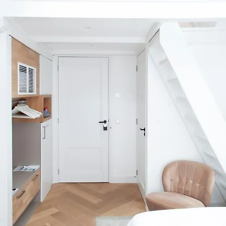 Luxe Suites Roses Oda ve Kahvaltı 2*