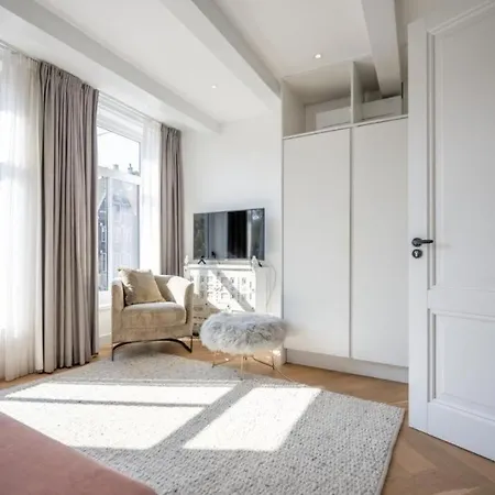 Luxe Suites Roses Oda ve Kahvaltı 2*