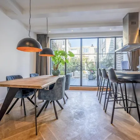 Oda ve Kahvaltı Luxe Suites Roses Amsterdam